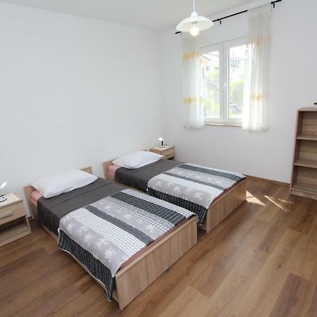 Apartment Dina Rovinj Exterior photo